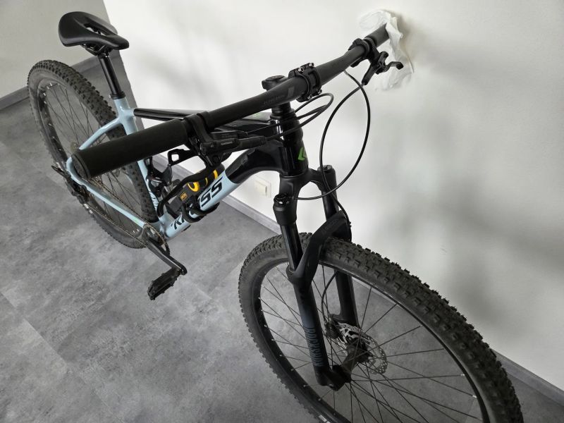 Kolo KROSS Level 7.0 2024 Carbon, velikost L - v záruce