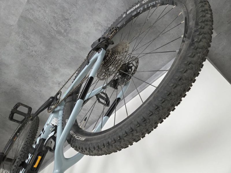 Kolo KROSS Level 7.0 2024 Carbon, velikost L - v záruce