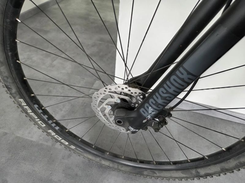 Kolo KROSS Level 7.0 2024 Carbon, velikost L - v záruce