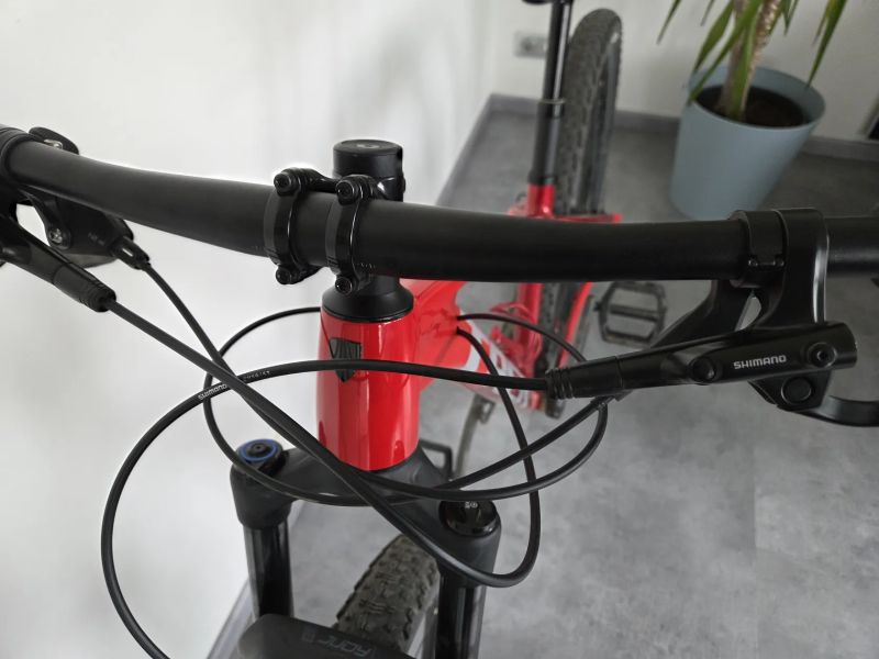 Kolo TREK Procaliber 6 - Viper, velikost S - v záruce