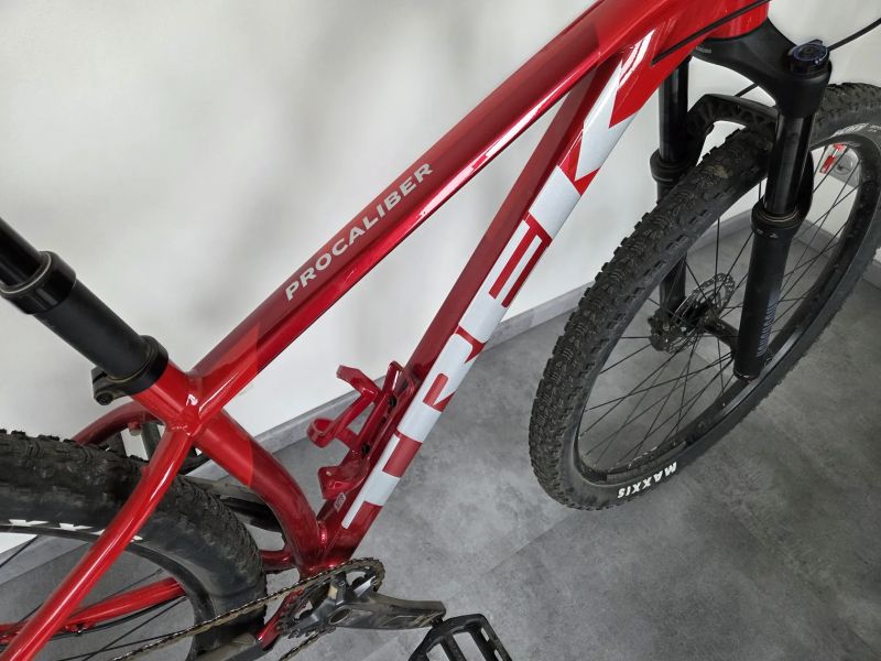 Kolo TREK Procaliber 6 - Viper, velikost S - v záruce