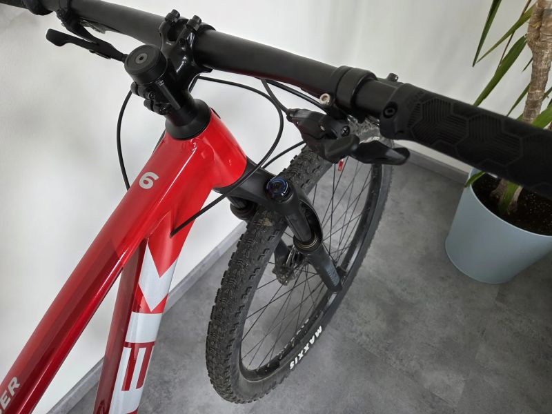 Kolo TREK Procaliber 6 - Viper, velikost S - v záruce