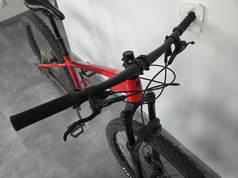 Kolo TREK Procaliber 6 - Viper, velikost S - v záruce