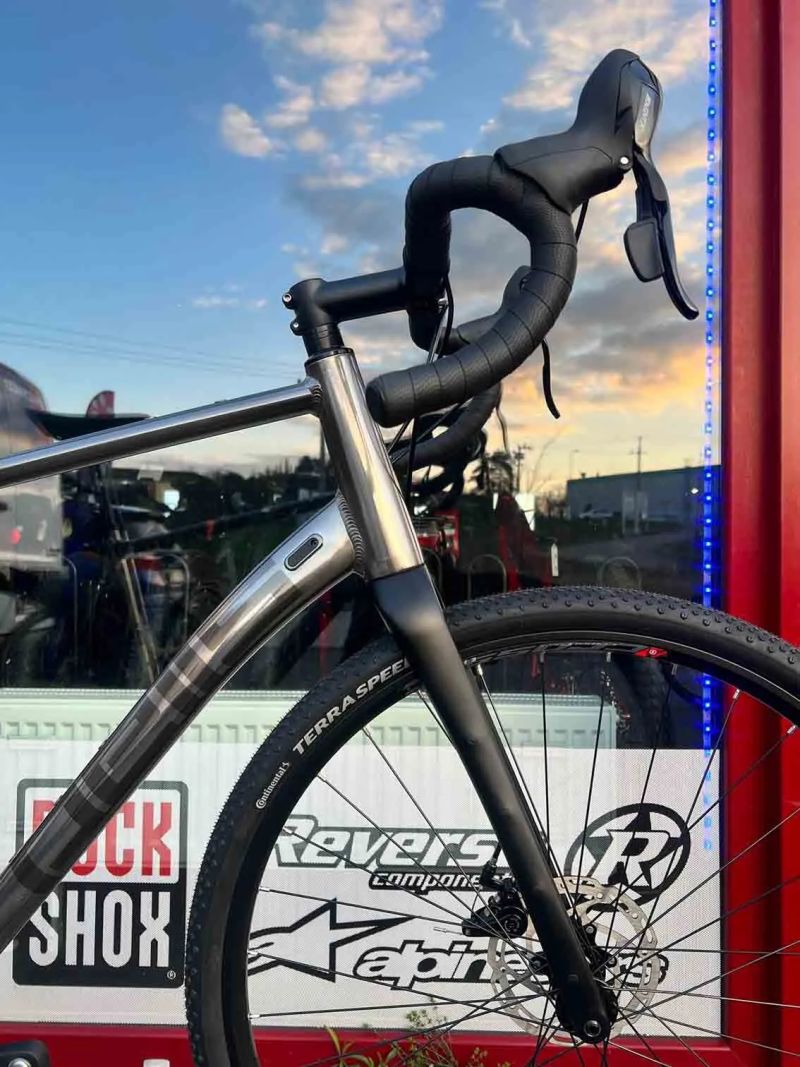 🔥🔥 SLEVA 12.000 -38% 🔥🔥 PELLS Raw 3 Grey - L 