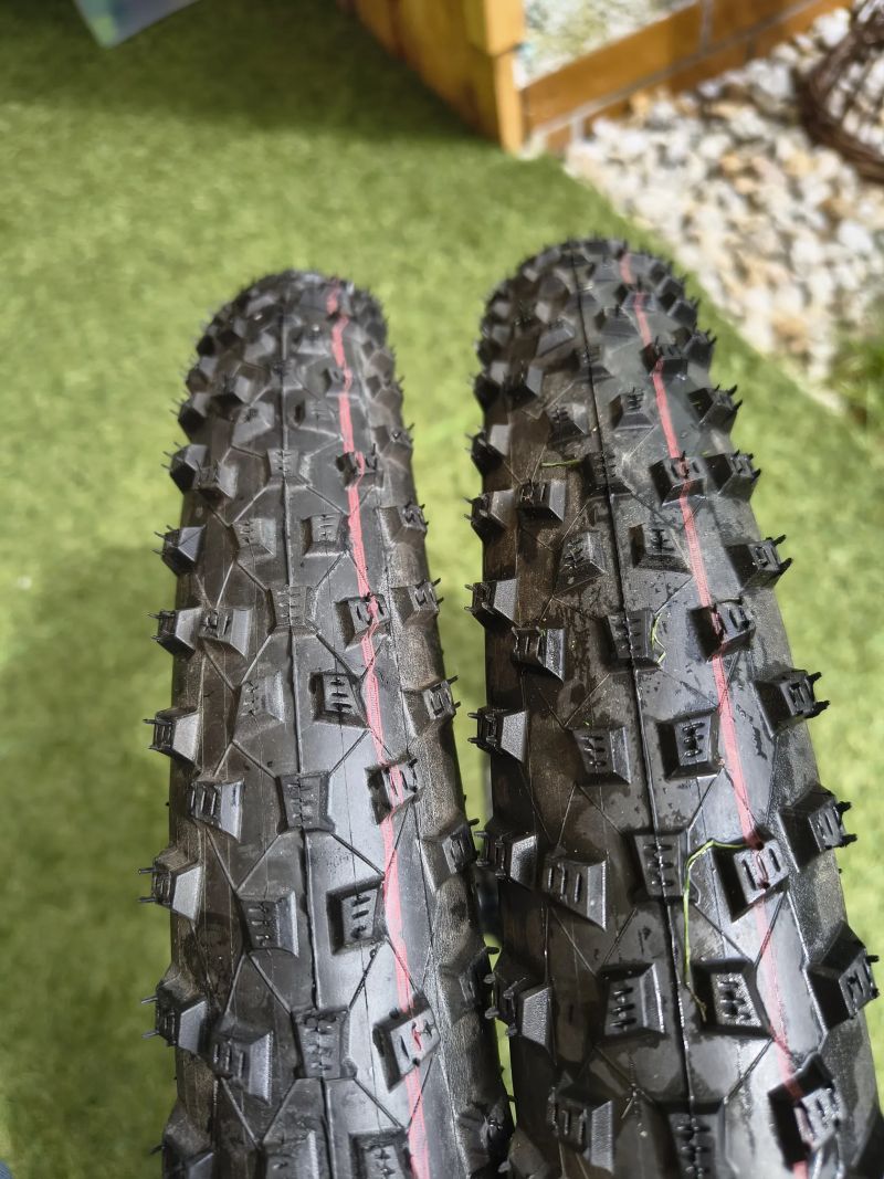 2x plášť Schwalbe Rocket Ron 20x2,25