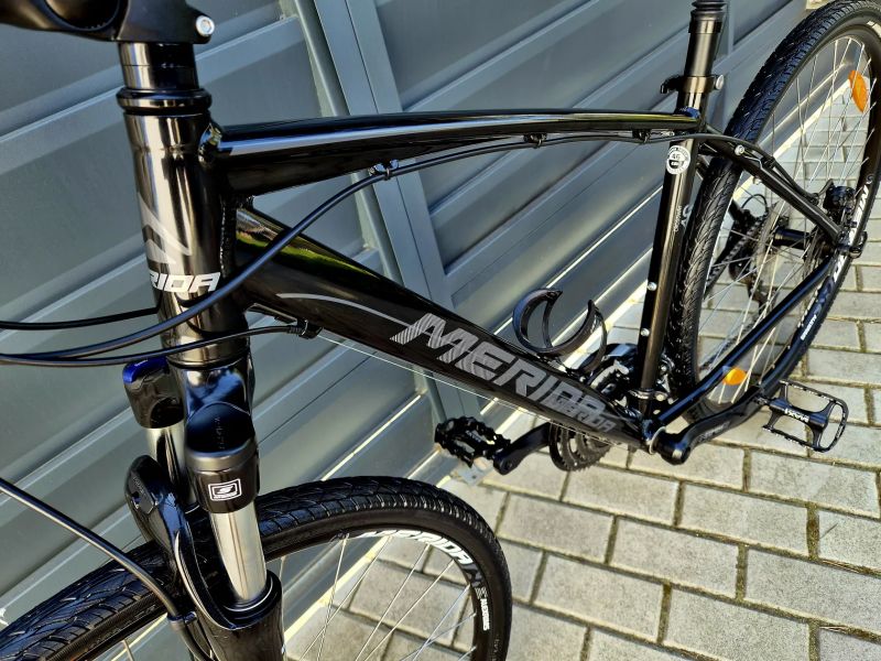 (76)Crossové/Trekingové kolo Merida