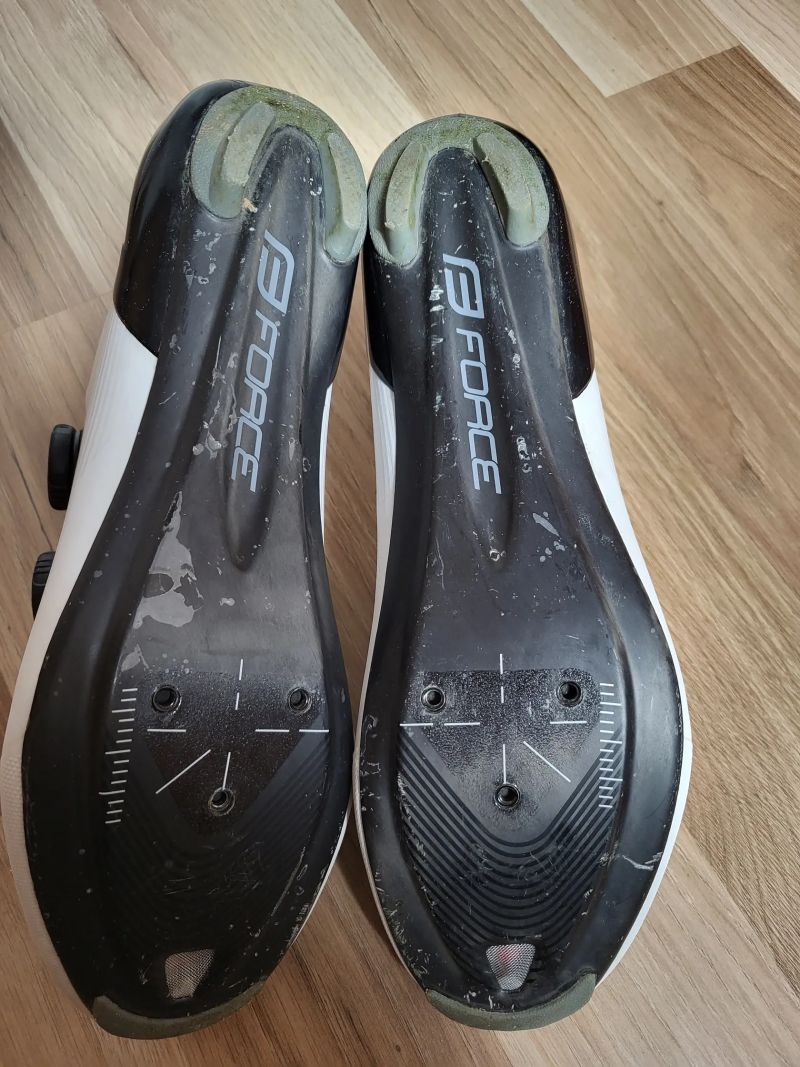 Tretry Force Road Warrior carbon bílá 44