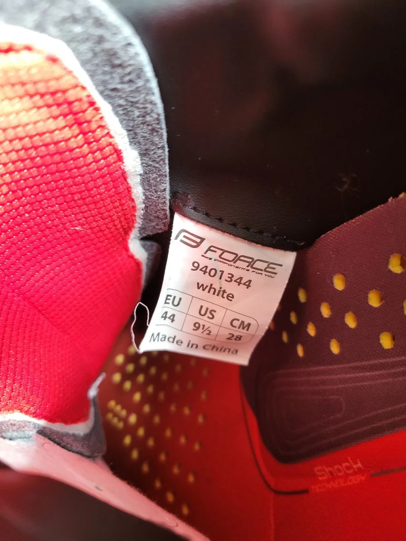 Tretry Force Road Warrior carbon bílá 44