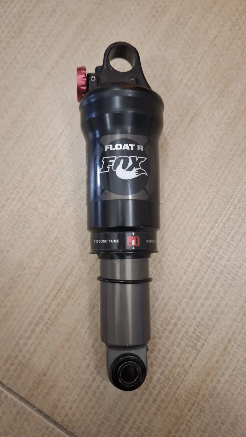 Tlumič Fox Float R 165x40mm