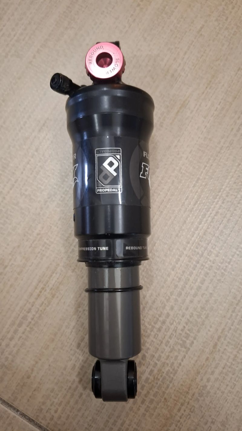 Tlumič Fox Float R 165x40mm