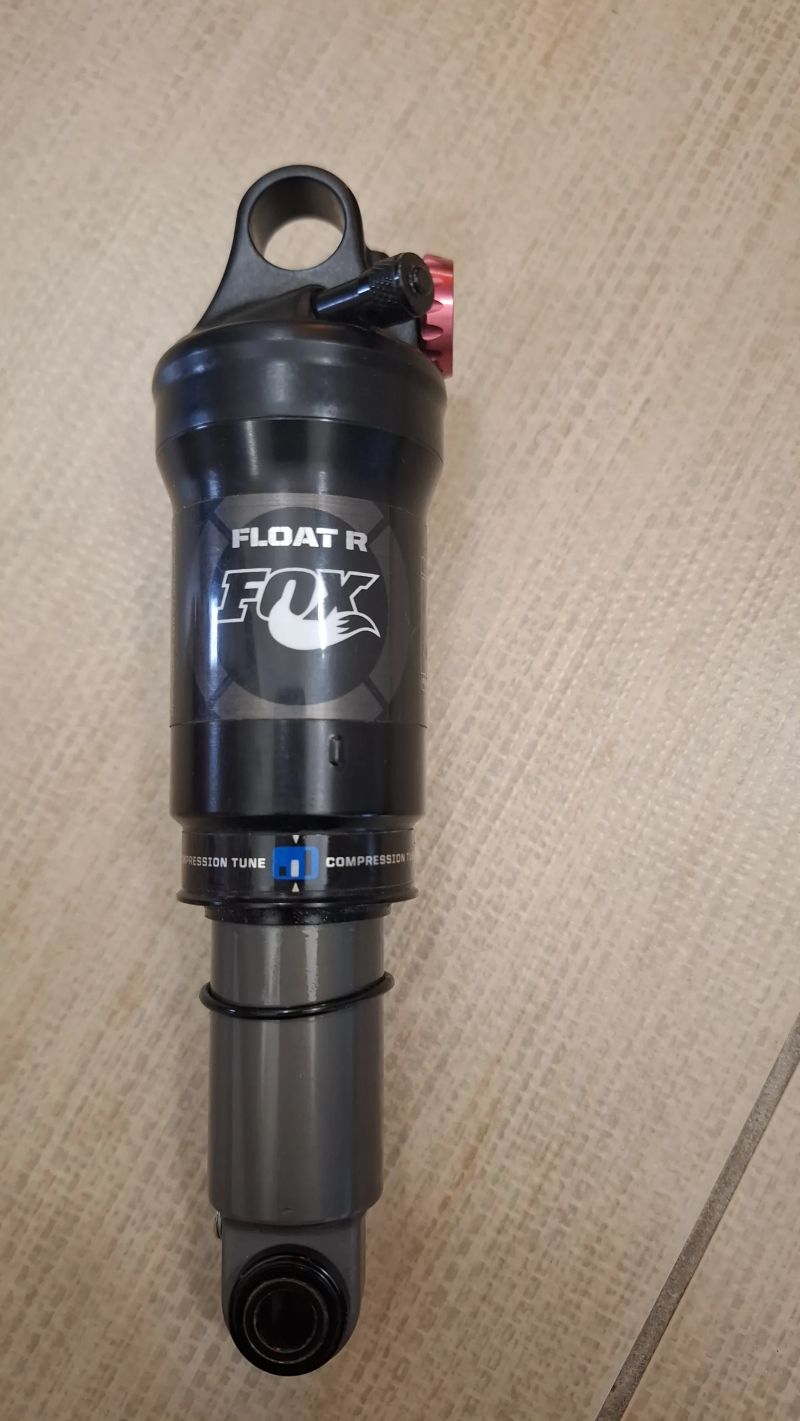 Tlumič Fox Float R 165x40mm