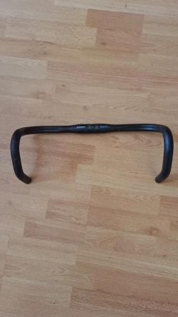 Řídítka Zoom, šířka 42 cm, průměr 31,8 mm