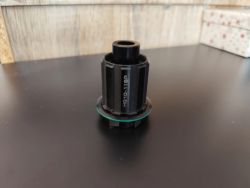 Volnoběžný ořech