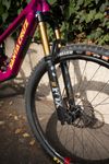Santa Cruz Bronson Vel. M. TOP STAV