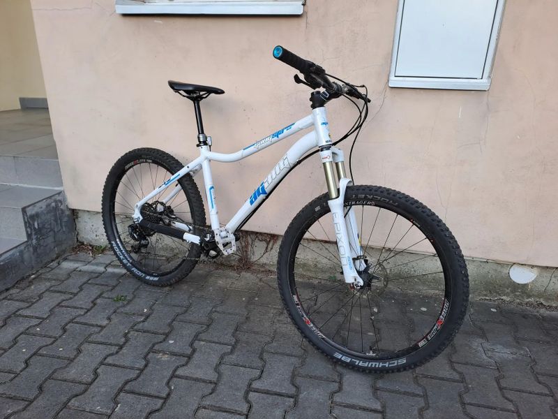 XC/trailové 26” kolo Agang Gangsta, 17”, teleskopická sedlovka