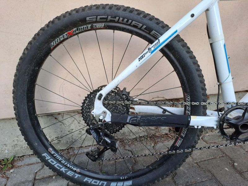 XC/trailové 26” kolo Agang Gangsta, 17”, teleskopická sedlovka