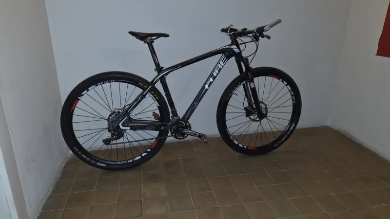 Cube Elite 29 3x10 vel:L Karbonova vidlice Rockshox SID WC