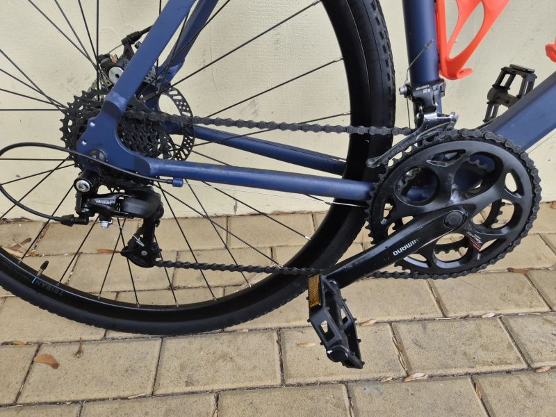 Triban RC120 gravel upgrade, perfektní stav, po servise, silniční pláště Michelin navíc 