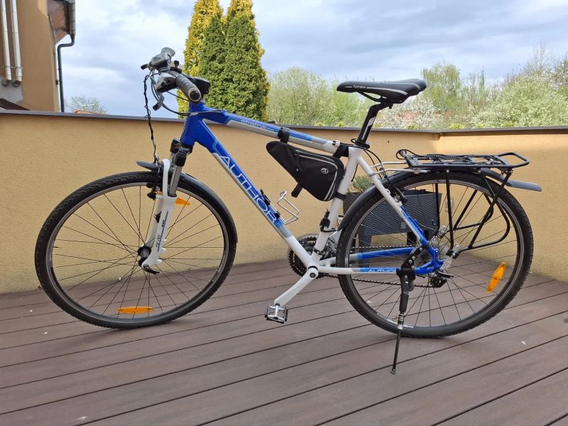 Author Stratos cross