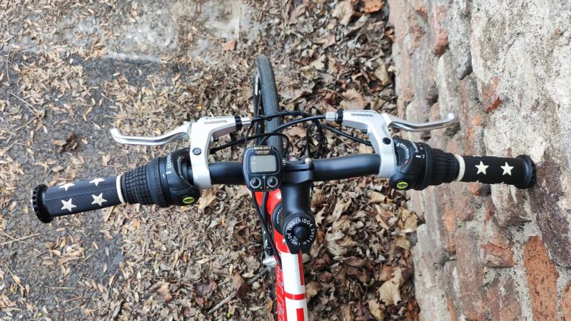 NEJMENŠÍ SILNIČKA NA SVĚTĚ! Juniorbicycles Cross Kid 20 – tvůj malý se stane šéfem cyklostezky!