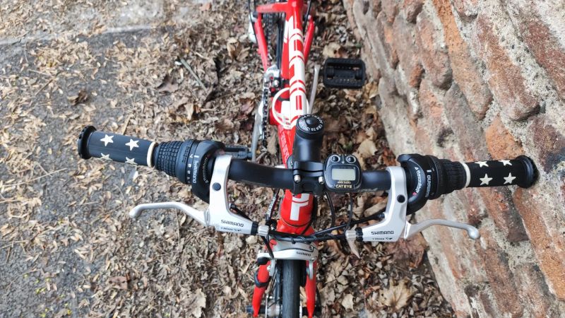 NEJMENŠÍ SILNIČKA NA SVĚTĚ! Juniorbicycles Cross Kid 20 – tvůj malý se stane šéfem cyklostezky!