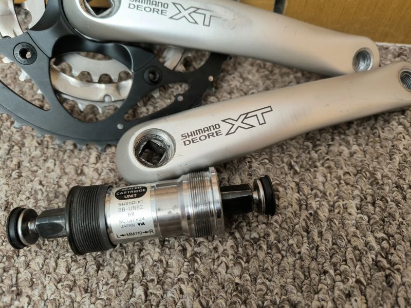 Shimano Deore XT M750 kliky s osou