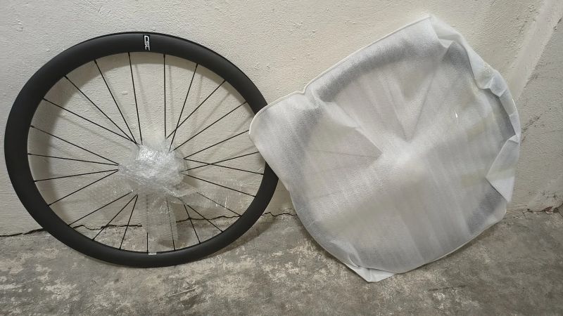 Lapierre XELIUS SL 7.0 DISC, nova nejeta karbonova kola, novy plast, nahradni kazeta