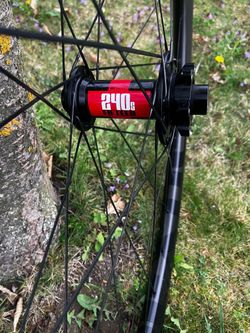 Přední karbonové kolo Nextie+zadní náboj 