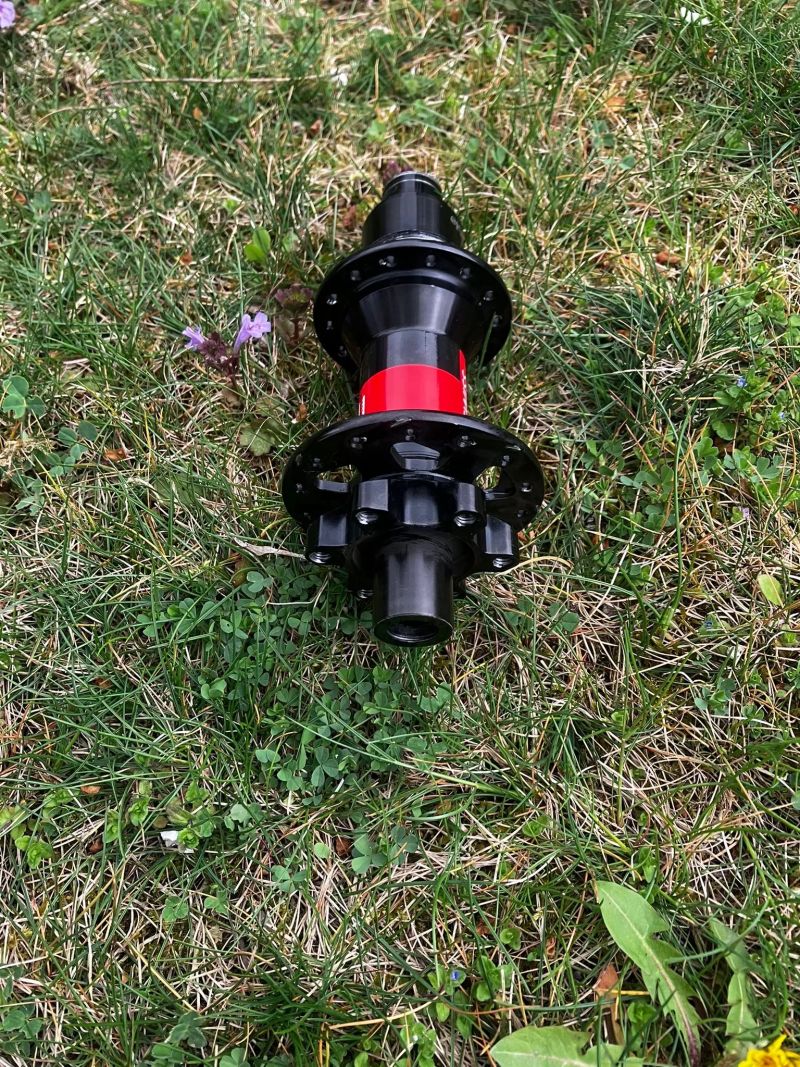 Přední karbonové kolo Nextie+zadní náboj 