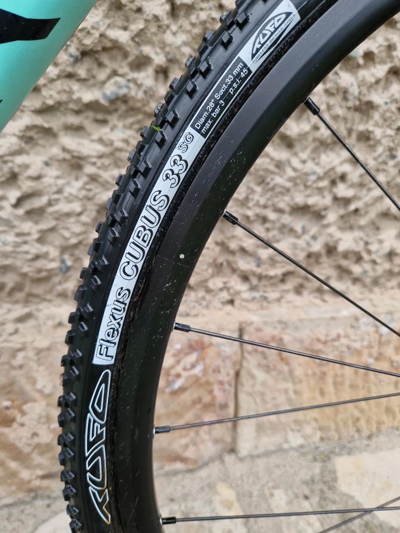 Canyon Inflite CF SL 8