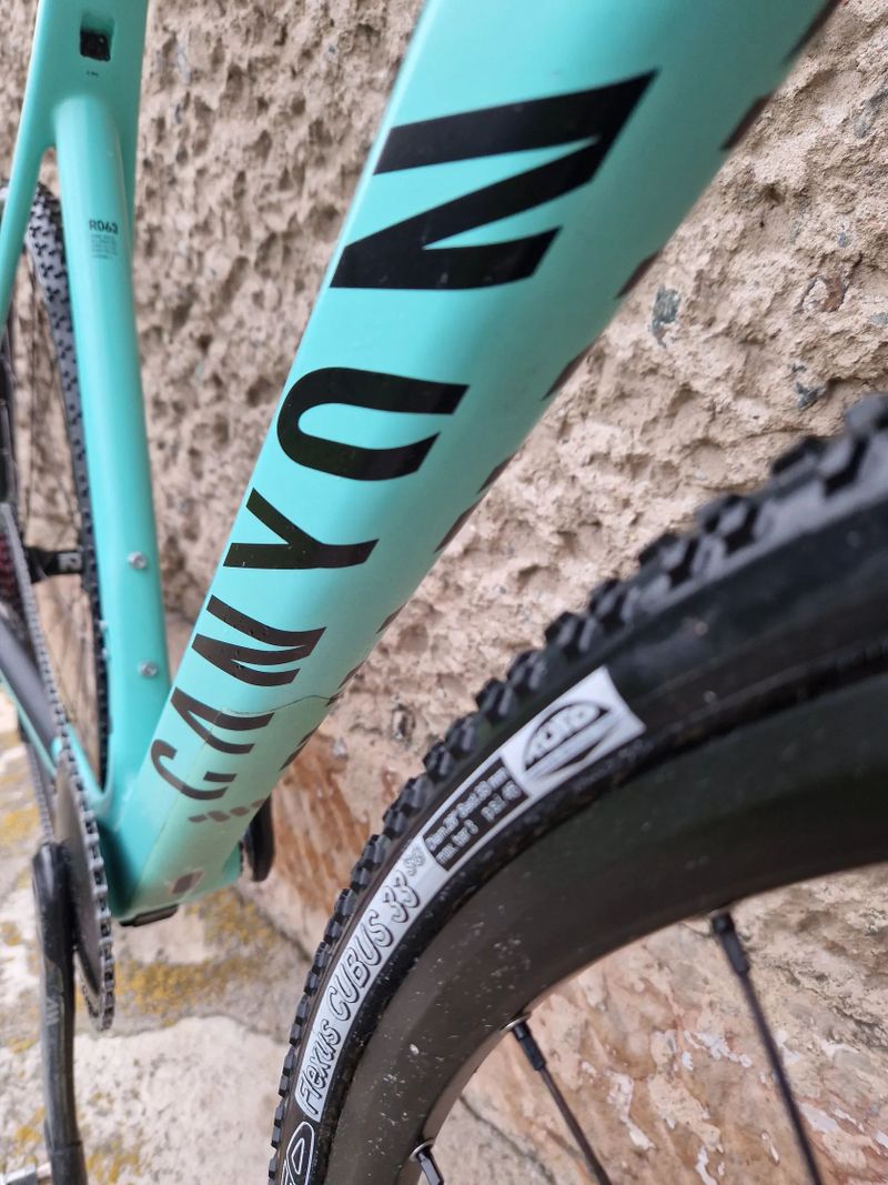 Canyon Inflite CF SL 8