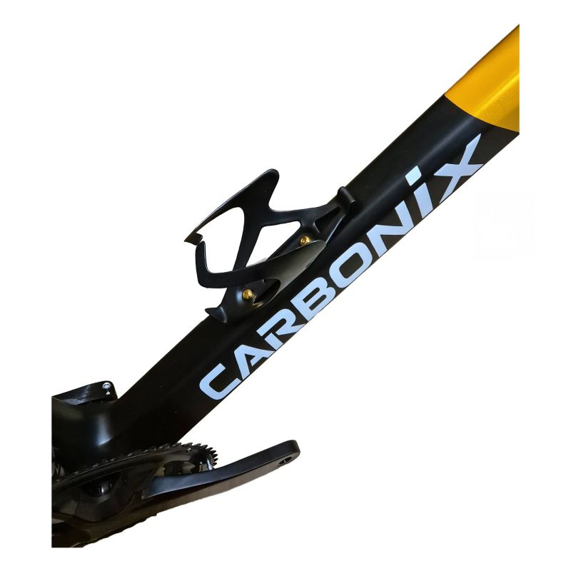 Karbonový držák na láhev – Carbonix ELITE | 4bodové držení láhve | ultralehký 19,5 g