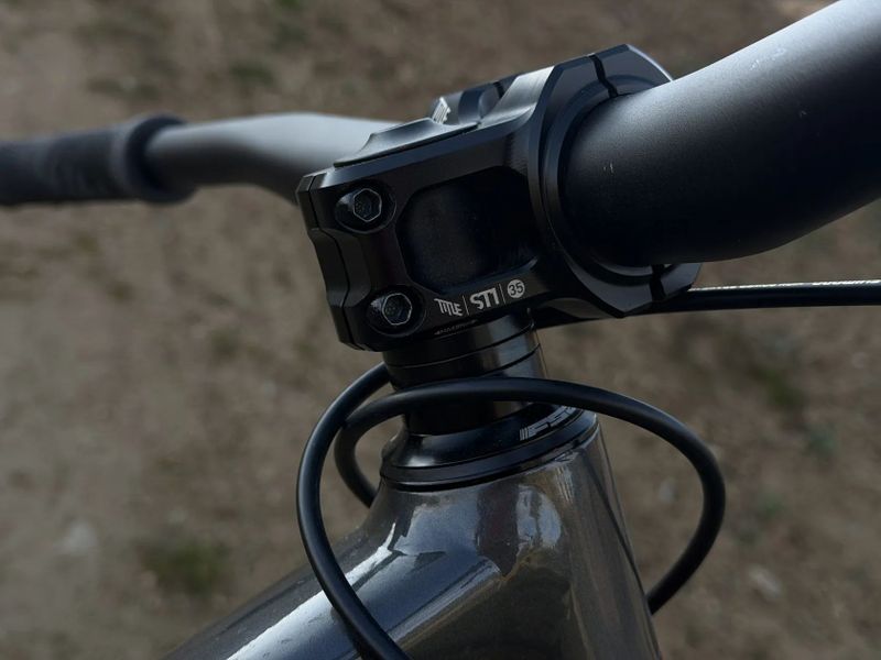 Specialized P.3 / Industry Nine