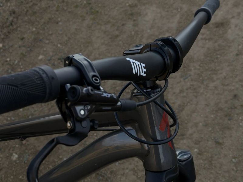 Specialized P.3 / Industry Nine