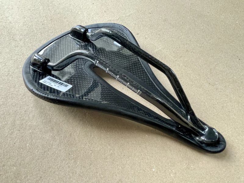 Karbonové sedlo T800 Bike Saddle 143mm 7x9 Carbon