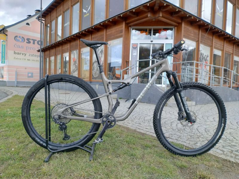 Pells Duke FS 1 - vel. L (větší než většina)