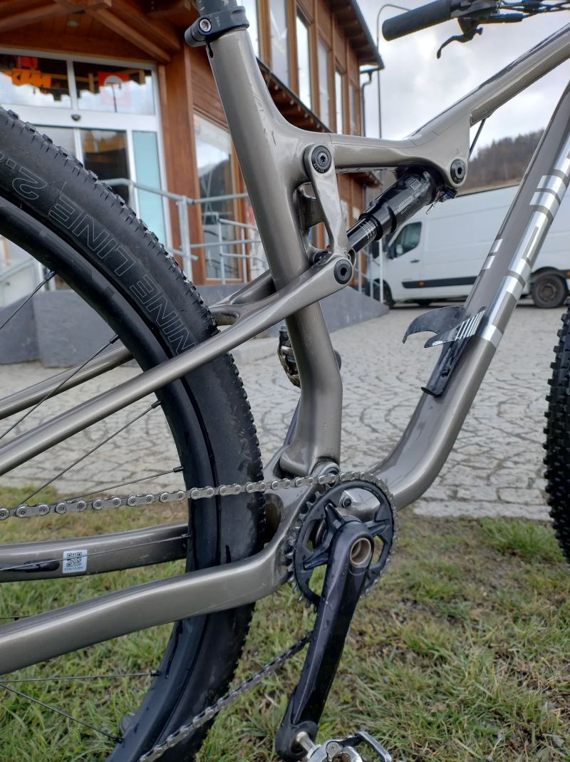 Pells Duke FS 1 - vel. L (větší než většina)