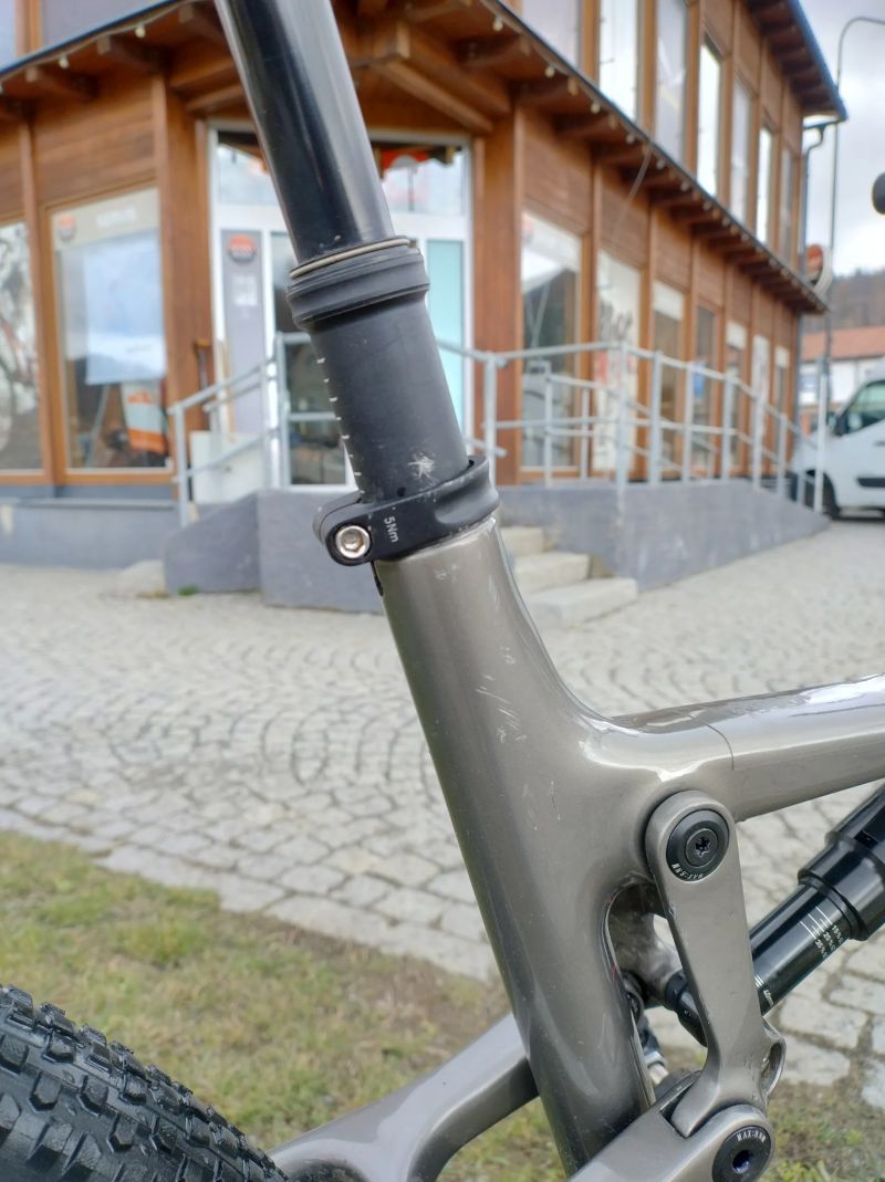 Pells Duke FS 1 - vel. L (větší než většina)