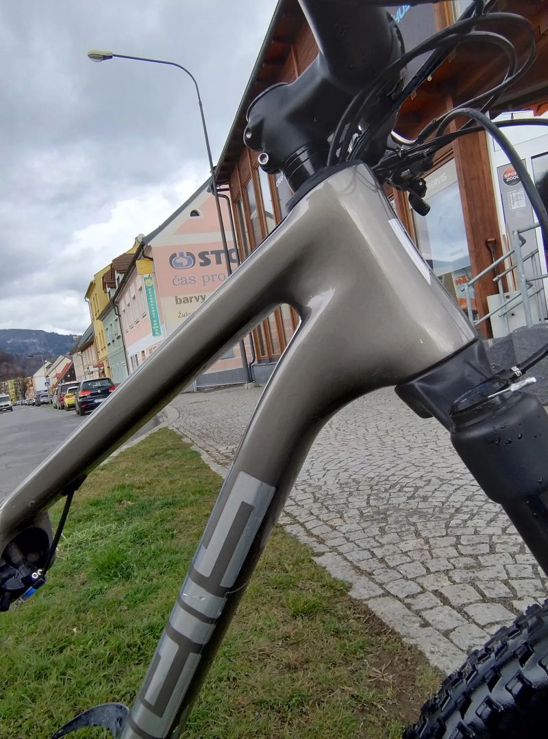 Pells Duke FS 1 - vel. L (větší než většina)