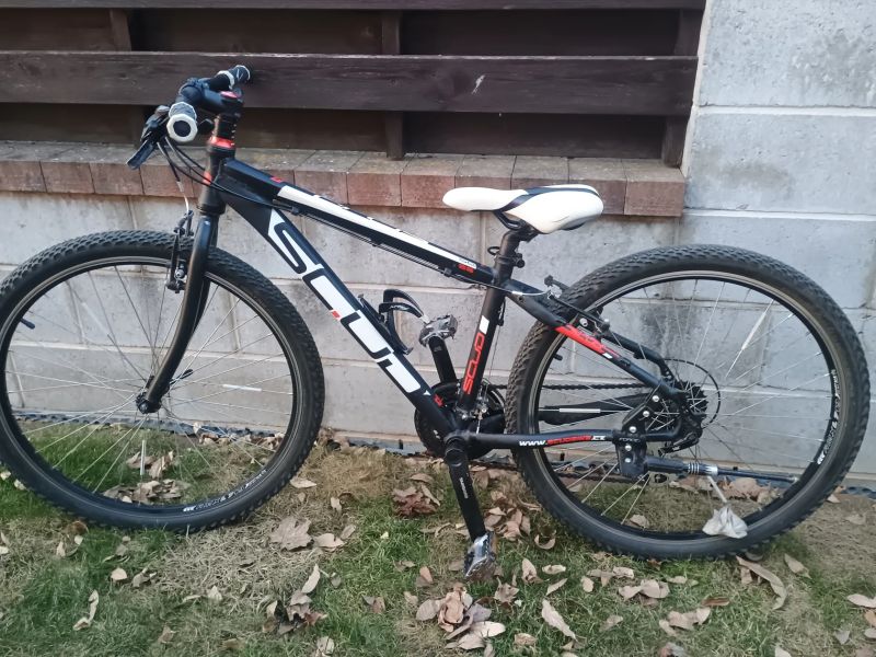 Scud kolo pro náctileté velmi pěkné zachovalé 