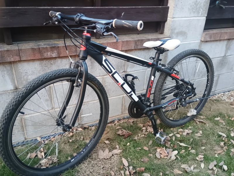 Scud kolo pro náctileté velmi pěkné zachovalé 