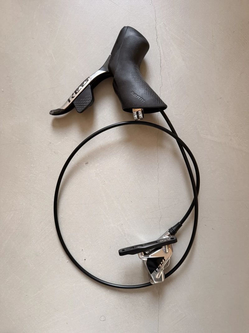 SRAM RED AXS D1 páky + třmeny