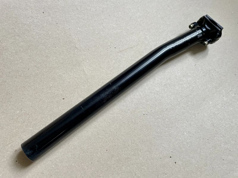 THOMSON sedlovka Elite černá 30,9mm, 410mm, offset 16mm