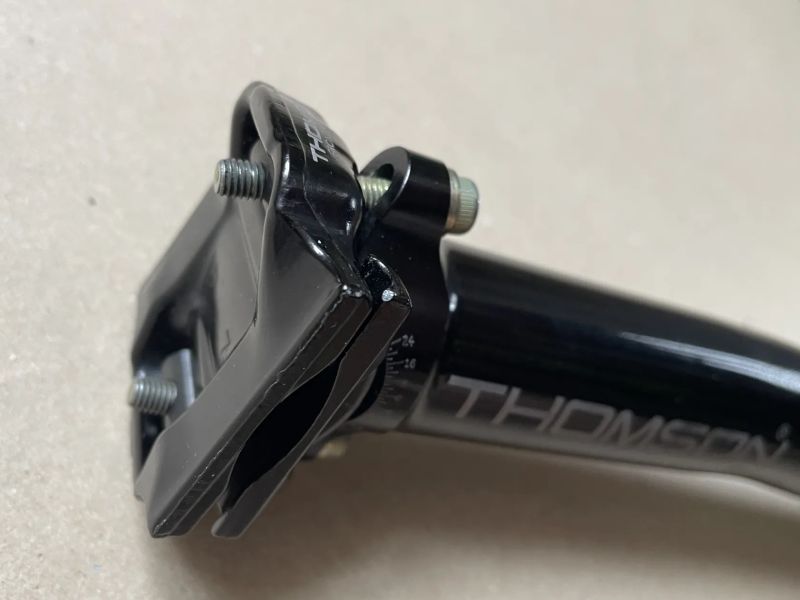 THOMSON sedlovka Elite černá 30,9mm, 410mm, offset 16mm