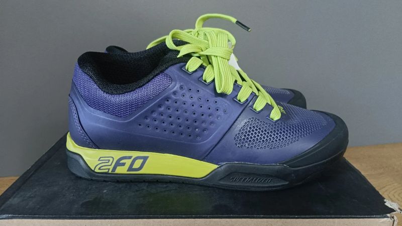 cyklistické MTB boty Specialized 2FO Flat - indigohyper gree vel.37 235mm