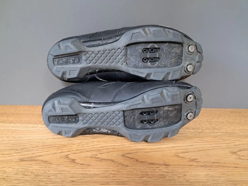 Dámské cyklistické tretry Giro Cylinder a Northwave vel.40