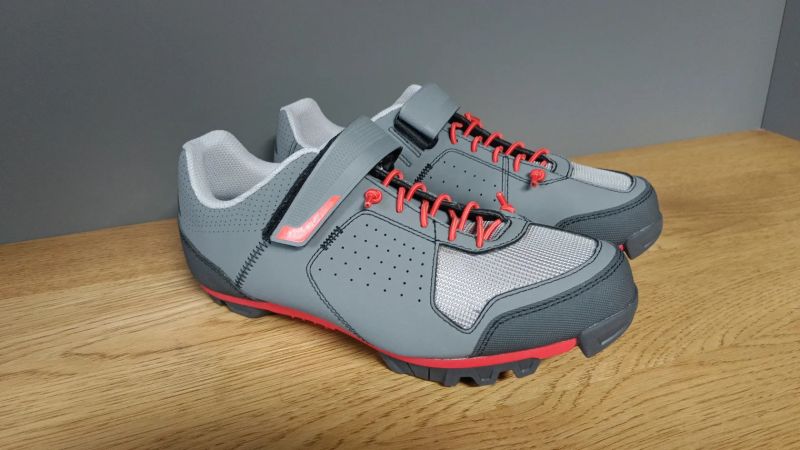 cyklistické MTB boty MAVIC a Five Ten a CUBE PEAK vel.39