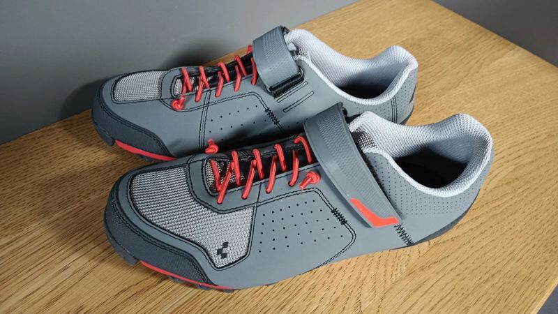 cyklistické MTB boty MAVIC a Five Ten a CUBE PEAK vel.39