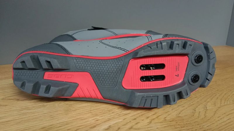 cyklistické MTB boty MAVIC a Five Ten a CUBE PEAK vel.39