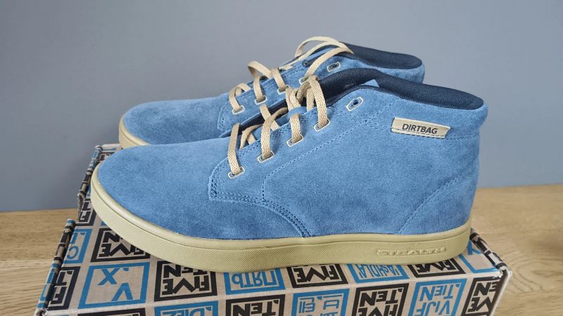 cyklistické MTB boty MAVIC a Five Ten a CUBE PEAK vel.39